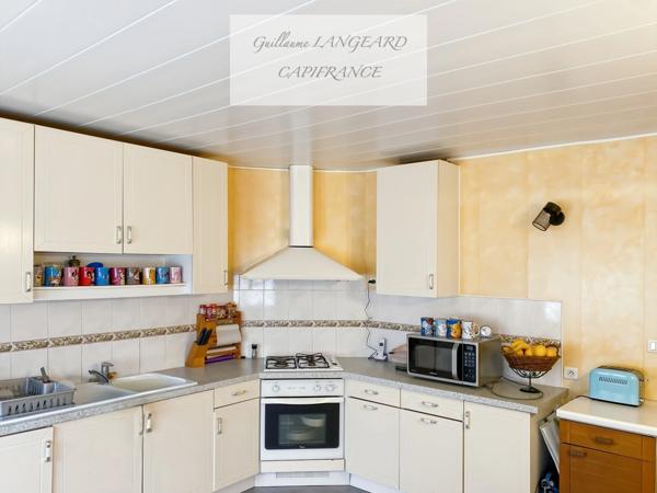 À vendre Oyonnax - Bâtiment mixte locaux professionnels et Appartement d'habitation