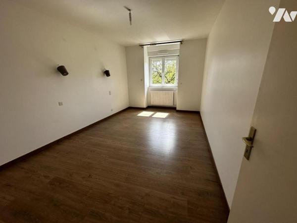 A VENDRE 56 PLOEREN, proche Vannes et Arradon, belle propriété, sur terrain 43 245 m² + hangar