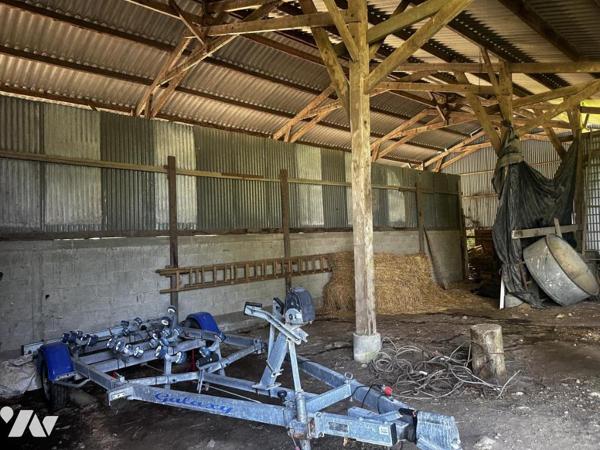 A VENDRE 56 PLOEREN, proche Vannes et Arradon, belle propriété, sur terrain 43 245 m² + hangar