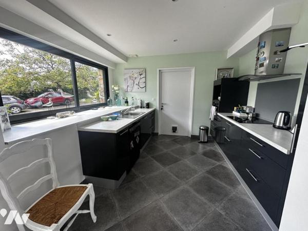 A VENDRE 56 PLOEREN, proche Vannes et Arradon, belle propriété, sur terrain 43 245 m² + hangar