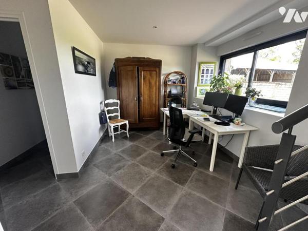 A VENDRE 56 PLOEREN, proche Vannes et Arradon, belle propriété, sur terrain 43 245 m² + hangar