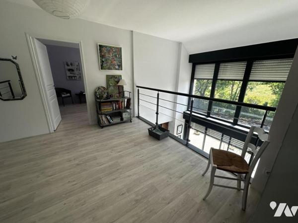 A VENDRE 56 PLOEREN, proche Vannes et Arradon, belle propriété, sur terrain 43 245 m² + hangar