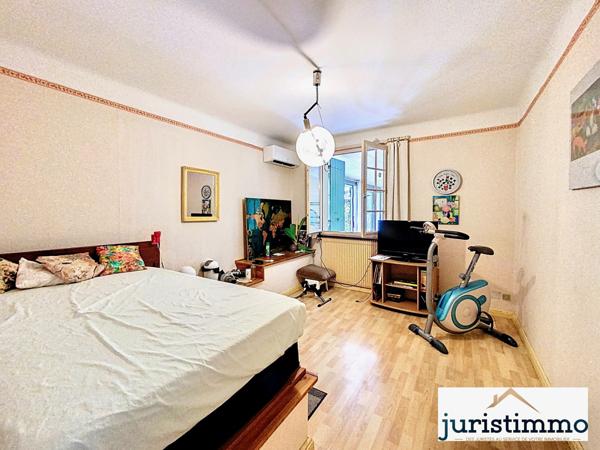 Saint-Saturnin-lès-Avignon (84450) Grande maison familiale