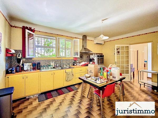 Saint-Saturnin-lès-Avignon (84450) Grande maison familiale