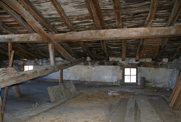 Dpt Ain (01), à vendre SAINT JULIEN SUR REYSSOUZE immeuble