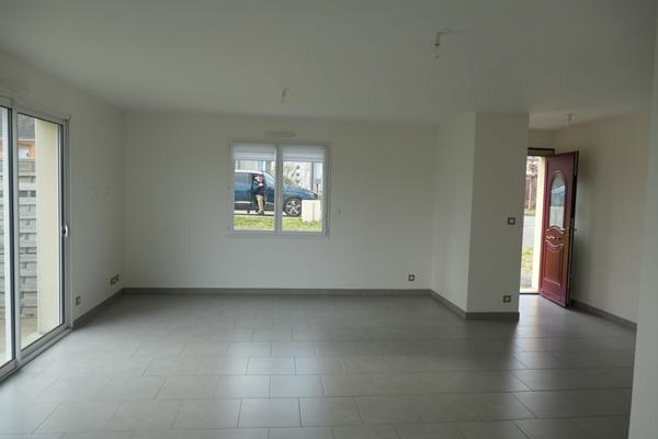 Maison lumineuse de 85 m² de plain-pied à La Suze Sur Sarthe - 3 chambres
