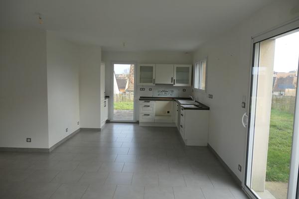 Maison lumineuse de 85 m² de plain-pied à La Suze Sur Sarthe - 3 chambres