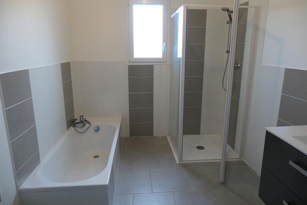 Maison lumineuse de 85 m² de plain-pied à La Suze Sur Sarthe - 3 chambres