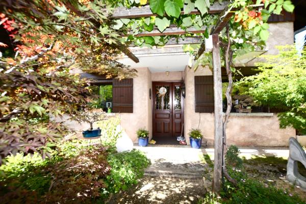 ALBERTVILLE (73) Maison de 189 m2 - Hangars/Garages de 178 m2 - Terrain 8311 m2