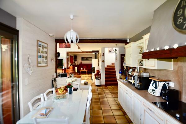 ALBERTVILLE (73) Maison de 189 m2 - Hangars/Garages de 178 m2 - Terrain 8311 m2