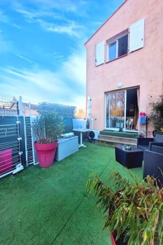 Meyreuil - Appartement 2 pièces- 32 m2 - 2 places de stationnement privatives