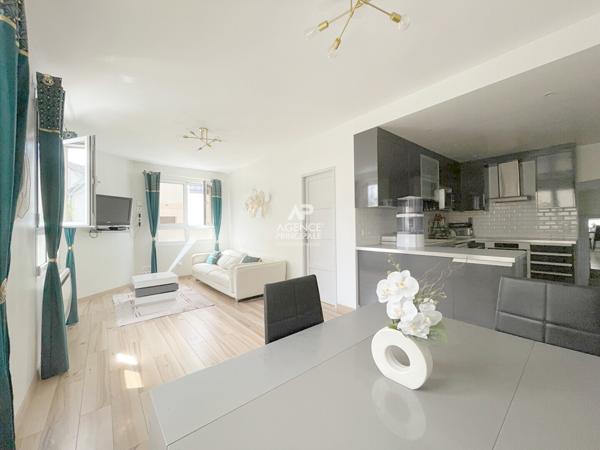 CHAVILLE - Stade - Maison de 6 pièces, 4 chambres et bureau, excellent état 650 000 € **  - Référence  731-C
