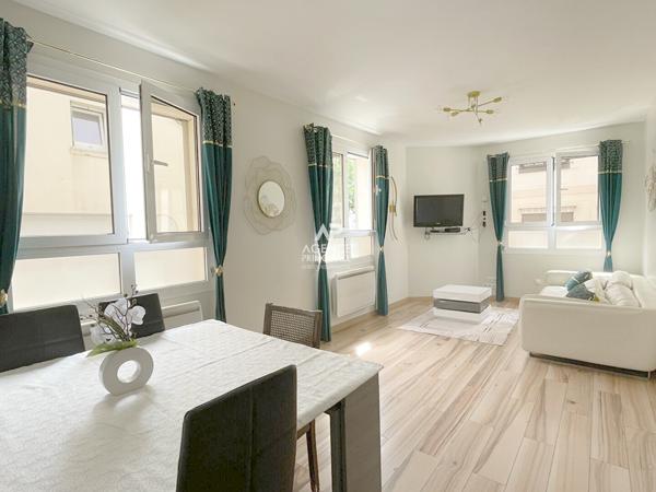 CHAVILLE - Stade - Maison de 6 pièces, 4 chambres et bureau, excellent état 650 000 € **  - Référence  731-C