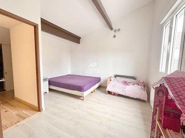 CHAVILLE - Stade - Maison de 6 pièces, 4 chambres et bureau, excellent état 650 000 € **  - Référence  731-C