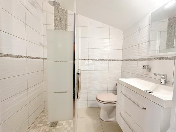 CHAVILLE - Stade - Maison de 6 pièces, 4 chambres et bureau, excellent état 650 000 € **  - Référence  731-C