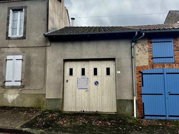 Grange pouvant servir d'espace de stockage ou à rénover !