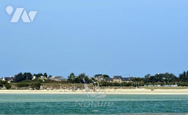 Plouescat, bel emplacement à proximité de la Baie du Kernic et des plages sur un terrain de 1600 m2 