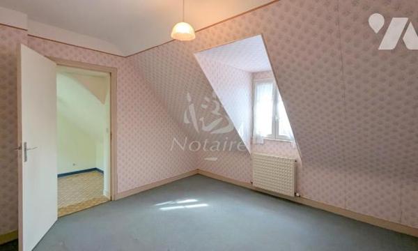 Plouescat, bel emplacement à proximité de la Baie du Kernic et des plages sur un terrain de 1600 m2 