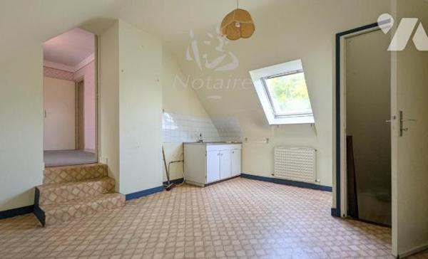 Plouescat, bel emplacement à proximité de la Baie du Kernic et des plages sur un terrain de 1600 m2 