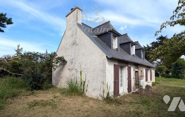 Plouescat, bel emplacement à proximité de la Baie du Kernic et des plages sur un terrain de 1600 m2 