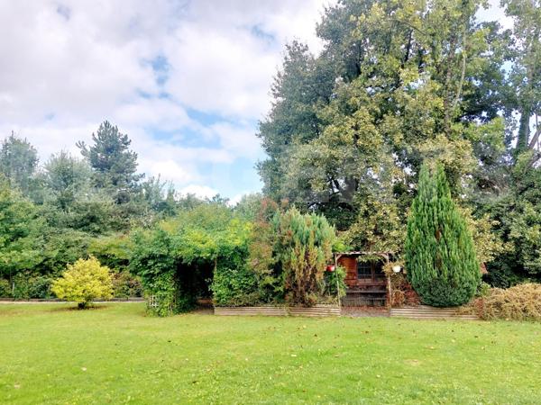 🌿 À Vendre – Terrain d’Exception avec Dépendance | Calme Absolu