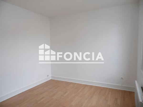 Location Appartement 2 pièces 43.28 m² - 7 PLACE DE LA MOTTE VERTE Bourgueil 37140