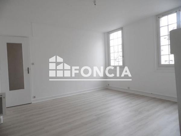 Location Appartement 2 pièces 43.28 m² - 7 PLACE DE LA MOTTE VERTE Bourgueil 37140