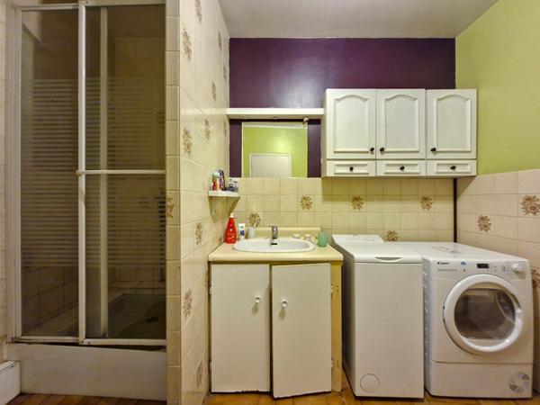 Maison de ville au coeur d'un charmant village, proche de toutes commodités, offrant 4 chambres