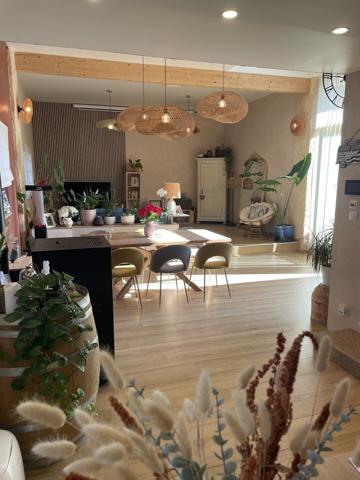 Maison - 5 pièces 384 000 €