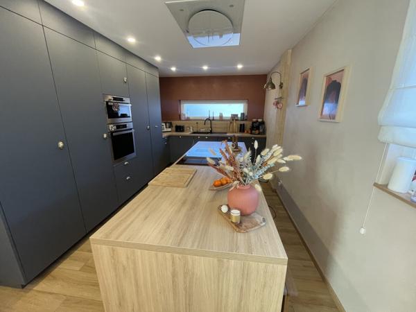 Maison - 5 pièces 384 000 €