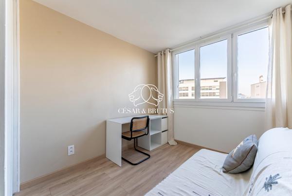 Spacieux T3 de 67 m² Traversant avec Vue Fourvière – Lyon 8ème