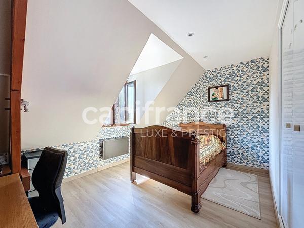 Maison 212 m2 à Fondettes proche du centre ville, 7 chambres