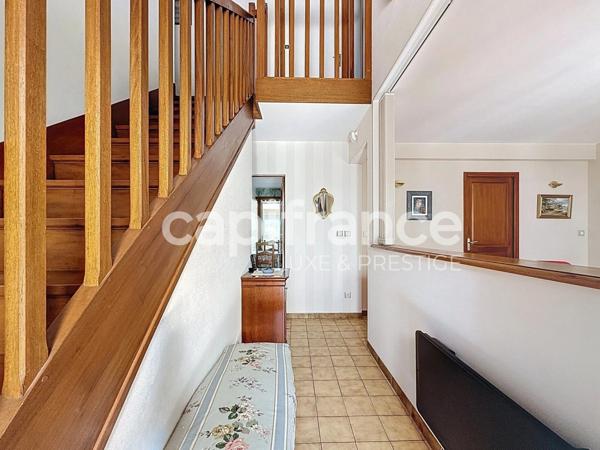 Maison 212 m2 à Fondettes proche du centre ville, 7 chambres