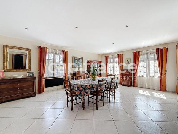 Maison 212 m2 à Fondettes proche du centre ville, 7 chambres