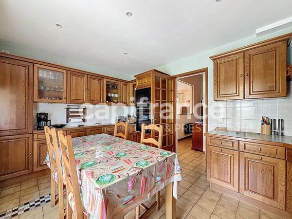 Maison 212 m2 à Fondettes proche du centre ville, 7 chambres