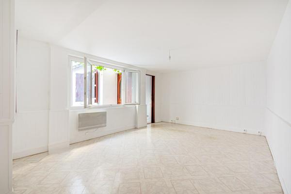 2 pièces en rez-de-cour calme et lumineux
