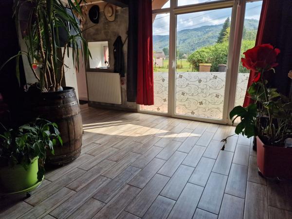 Propriete à vendre proche LURE (70) FERME T7 RENOVEE avec DEPENDANCES