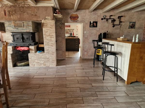 Propriete à vendre proche LURE (70) FERME T7 RENOVEE avec DEPENDANCES