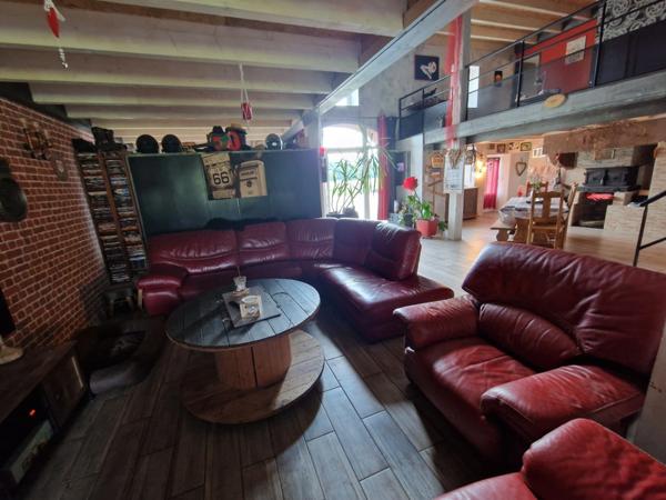 Propriete à vendre proche LURE (70) FERME T7 RENOVEE avec DEPENDANCES