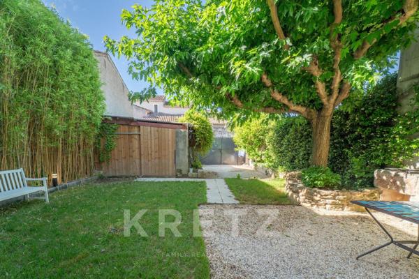 Graveson – Élégante maison de village rénovée avec jardin, garage et prestations de qualité