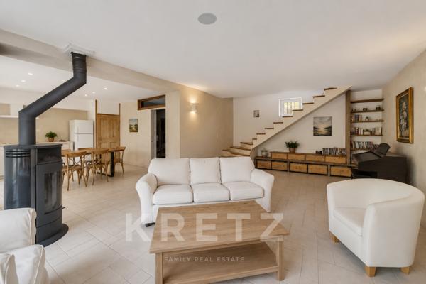 Graveson – Élégante maison de village rénovée avec jardin, garage et prestations de qualité