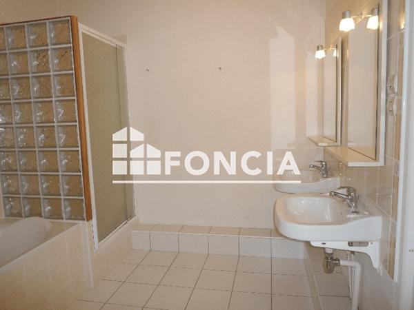 Location Appartement 4 pièces 107.7 m² - 33 RUE JULES LEGRAND Lorient 56100