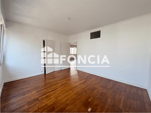 Location Appartement 4 pièces 107.7 m² - 33 RUE JULES LEGRAND Lorient 56100