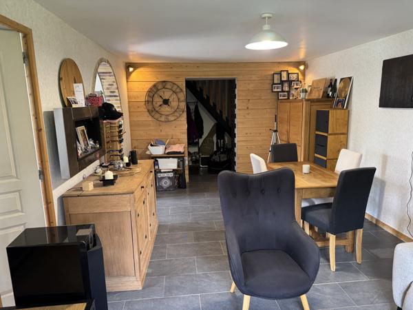 Houdan (78550) Ensemble de 3 maisons / Piscine