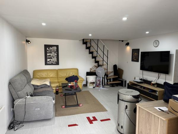 Houdan (78550) Ensemble de 3 maisons / Piscine