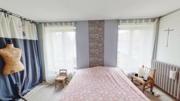 Houdan (78550) Ensemble de 3 maisons / Piscine