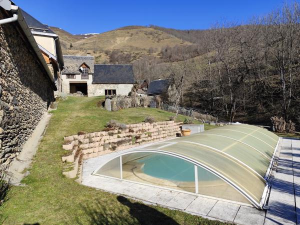 Bagnères-de-Luchon (31110) Maison et dépendances 640 m² proche Bagnères de Luchon