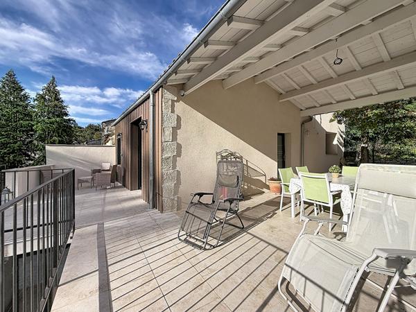 Charmante maison de ville à Barbaste - 3 pièces, 74 m², jardin, garage et terrasses