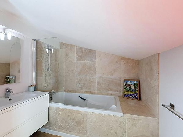 Charmante maison de ville à Barbaste - 3 pièces, 74 m², jardin, garage et terrasses