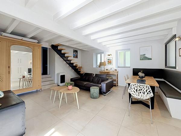 Charmante maison de ville à Barbaste - 3 pièces, 74 m², jardin, garage et terrasses